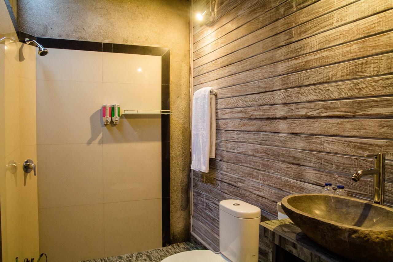 The Syron Huts Lembongan Hotell Eksteriør bilde