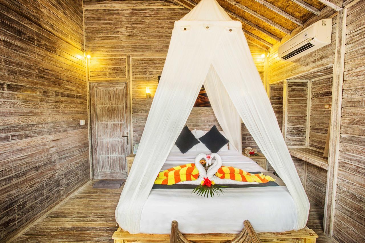 The Syron Huts Lembongan Hotell Eksteriør bilde